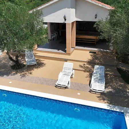 Olive Oasis With Private Pool Apartment *