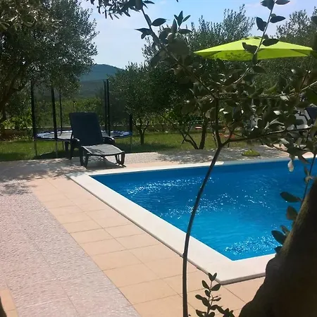 Apartamento Olive Oasis With Private Pool Sukošan